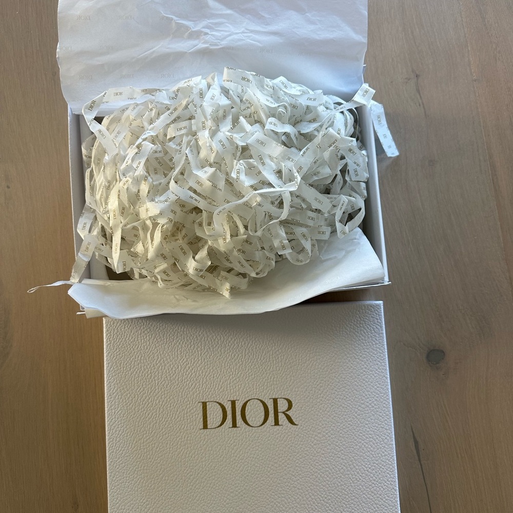 Dior Gift Box - Picture 2 of 3